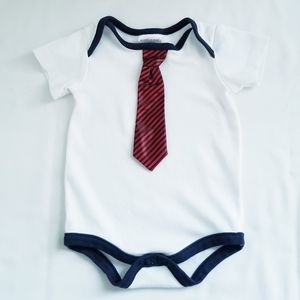 3/$25 Dressed to Drool Baby Boy Neck Tie Onesie Size 9 Months